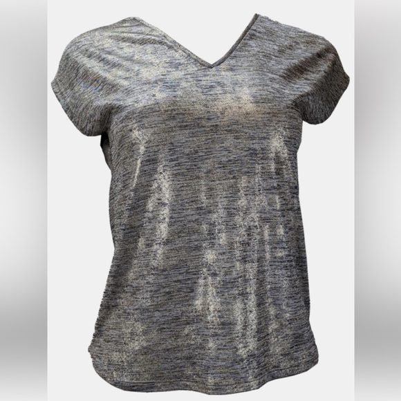 H&M| V HALS SHIRT ✨ - Picture 1 of 7